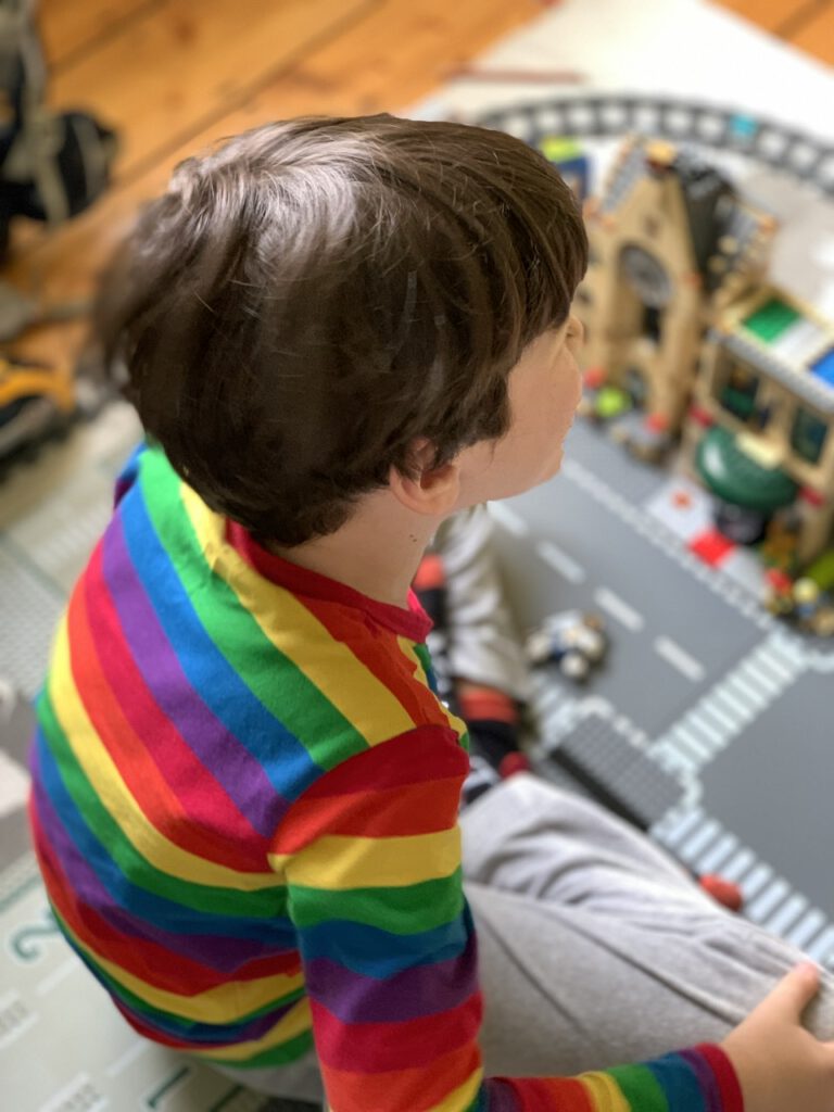 Das Quarantänekind bleibt in seinem Zimmer - Quarantäne